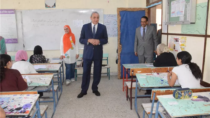 محافظ الغربية يتفقد لجان امتحانات الشهادة الإعدادية في أول أيامها