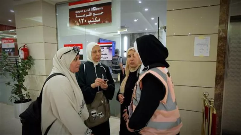 رئيس بعثة الحج يؤكد تواجد اعضاء البعثة على مدار الساعة بفنادق الإقامة لتفقد أحوال حجاج القرعة