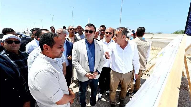 وزير الإسكان يتابع ميدانيًا تطوير بحيرات وبوابات مارينا الساحل الشمالي