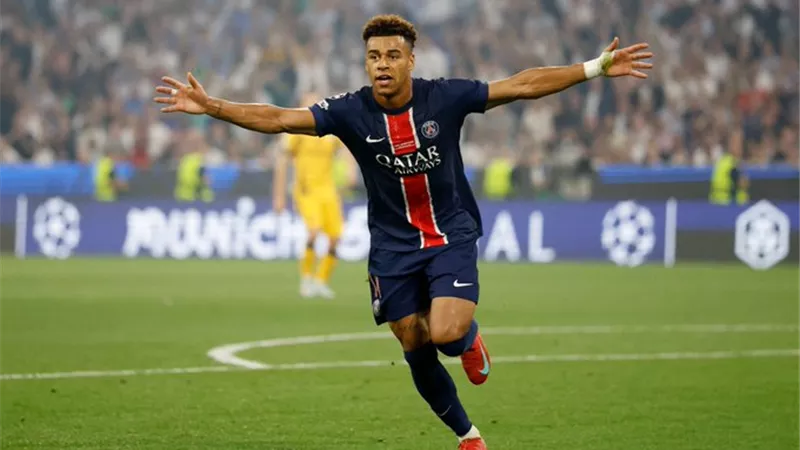 ديزيري دوي يدخل تاريخ نهائيات دوري أبطال أوروبا