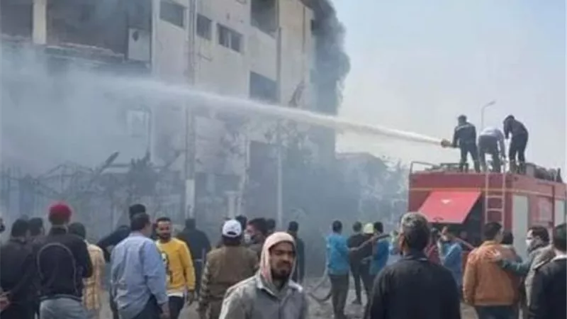 نشوب حريق فى مصنع ملابس بالقليوبية