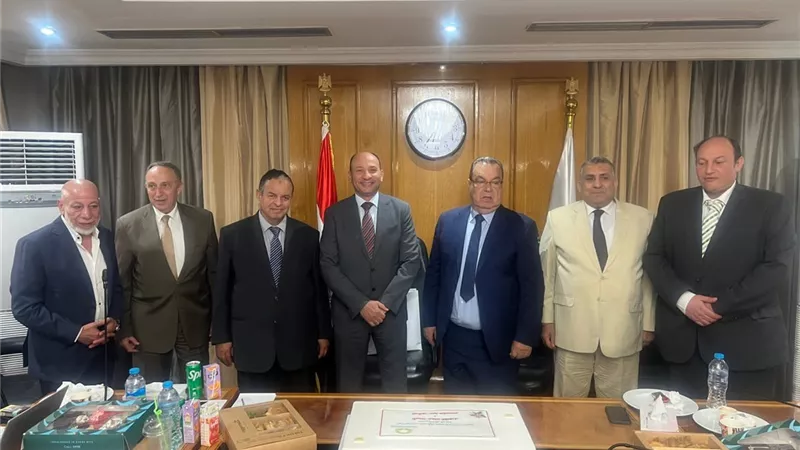 البهي: جولات توعوية شاملة لتعريف المصنعين بالتسهيلات الضريبية