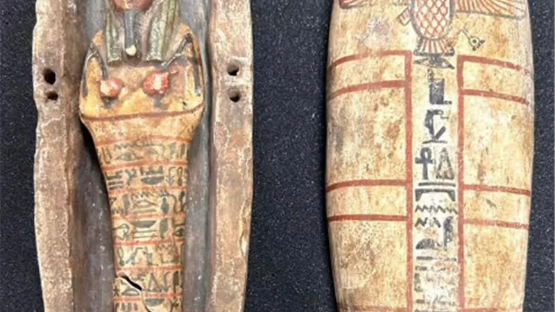 السفارة المصرية فى باريس تنجح فى استرداد مجموعة من القطع الاثرية الثمينة