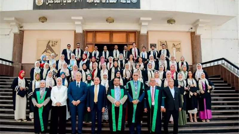 تخرج الدفعة 23 لكلية الطب البشرى ببنى سويف