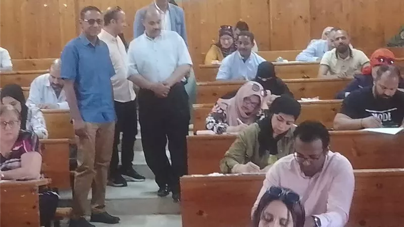انتهاء امتحانات الماجستير المهنى لكلية التجارة بجامعة الغردقة