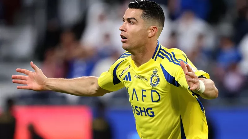 اتحاد جدة يكشف حقيقة التعاقد مع كريستيانو رونالدو