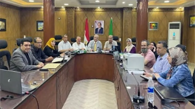 مدير تعليم القليوبية يتابع انتظام لجان الدبلومات الفنية