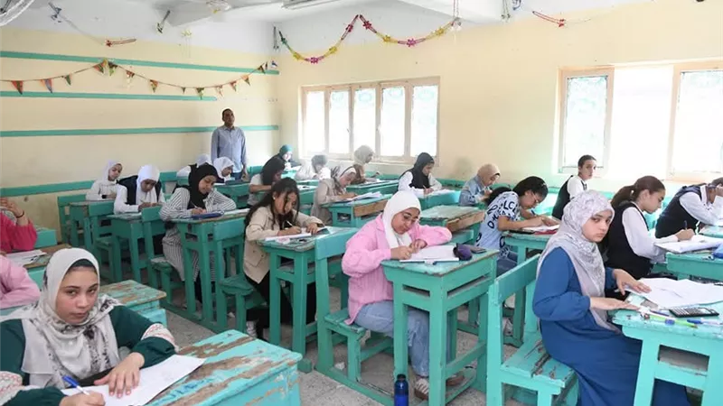 اتخاذ الإجراءات القانونية حيال3حالات إخلال بأعمال امتحانات بقنا