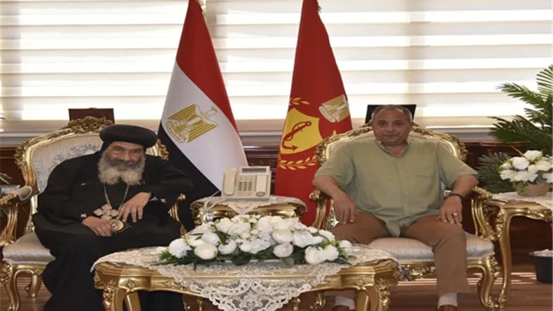 مطران بورسعيد ووفد الكنيسة يهنئون حبشى بحلول عيد الأضحى