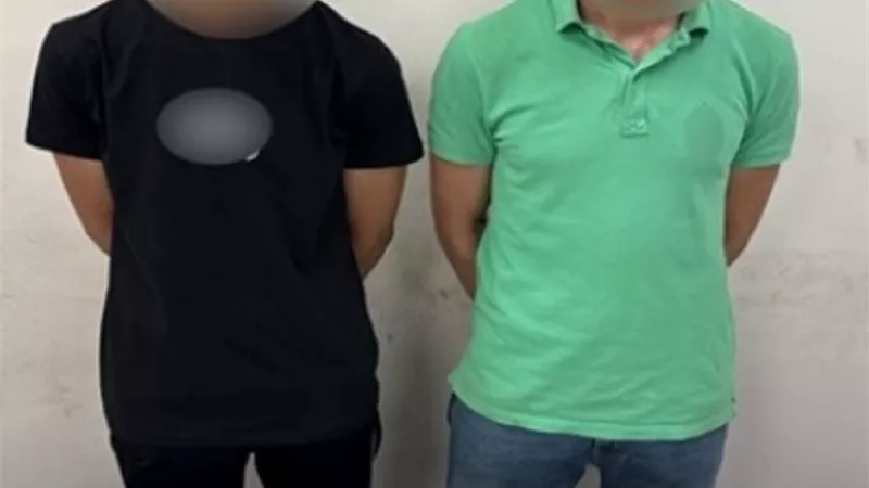 تفاصيل فيديو قيام عامل بإشهار سلاح أبيض خلال مشاجرة مع عملائه بأحد المطاعم بالقاهرة