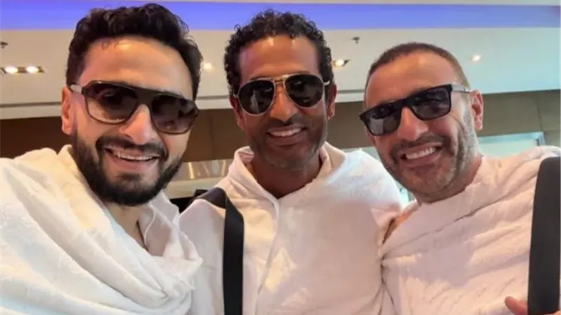 السقا وسعد وهلال يغادرون لأداء مناسك الحج