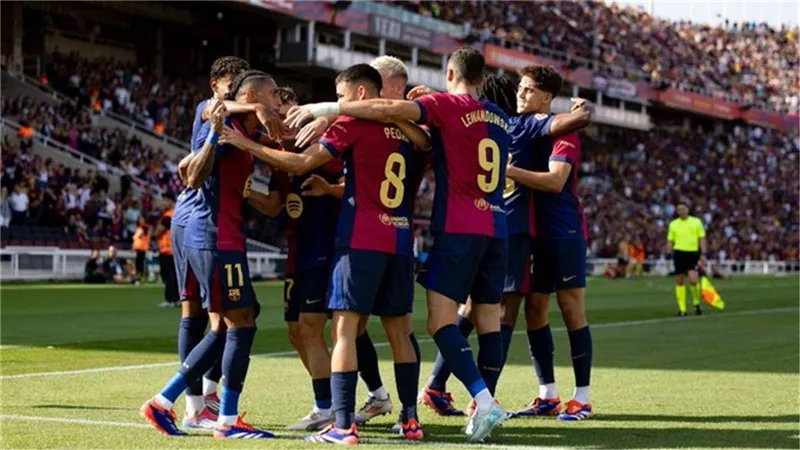 سبورت : برشلونة يفتح باب الرحيل لثلاثة من لاعبيه