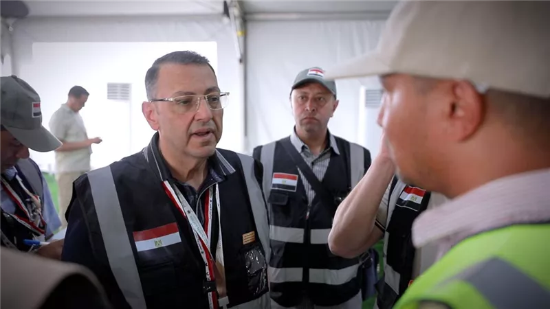 رئيس بعثة الحج يتفقد مخيمات حجاج القرعة في عرفات ومنى.. وبدء التصعيد غدا