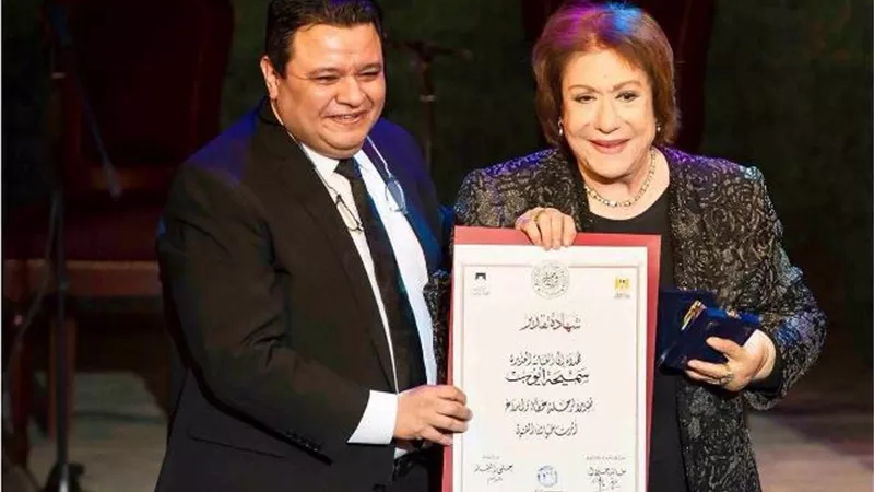 خالد جلال ناعيا سميحة أيوب: اليوم تنكسرايات الإبداع ألما ووفاء