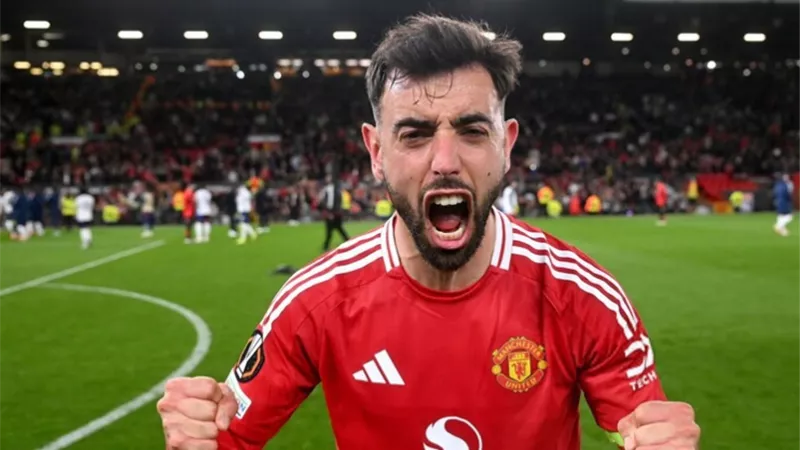 بقيمة 200 مليون جنيه إسترليني .. فرنانديز يتلقي عرضا كبيرا من الهلال