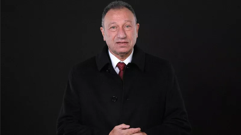 الفحوصات الطبية تؤجل سفر الخطيب مع بعثة الأهلي
