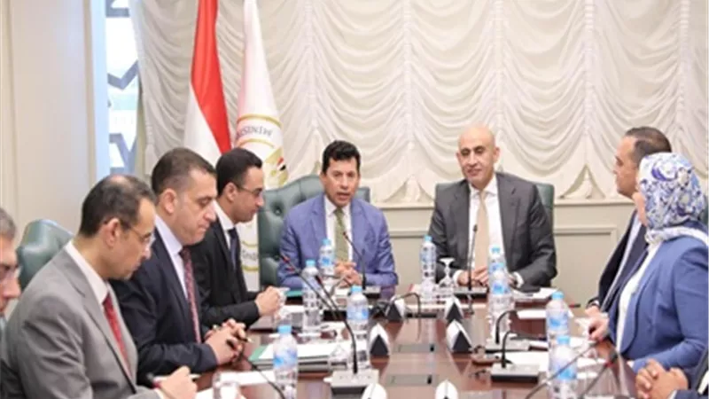 وزيرا التعليم والرياضة يبحثان إطلاق دوري المدارس واكتشاف المواهب