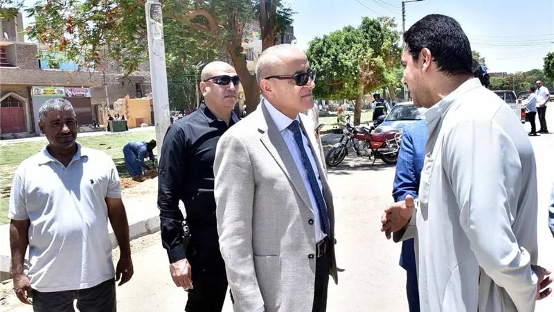 محافظ الأقصر يعقد اجتماعًا لمناقشة تنفيذ الهياكل التنظيمية المطور