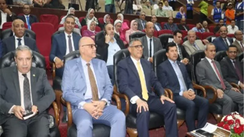 وزير الشباب يكرم مواهب 