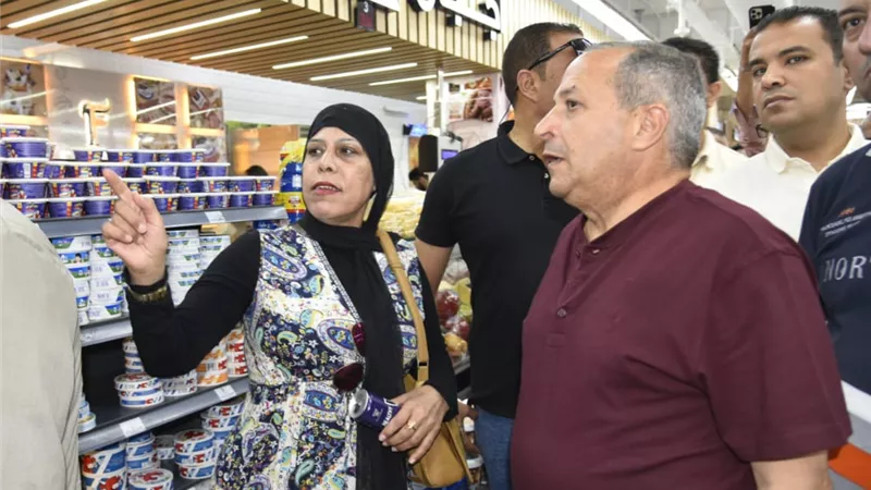 محافظ بورسعيد يتفقد منافذ بيع اللحوم للتأكد من الجودة والأسعار