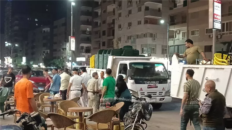 الجيزة تزيل ١٢٠٠حالة إشغال للمقاهي بشارعي المريوطية واللبيني فيصل