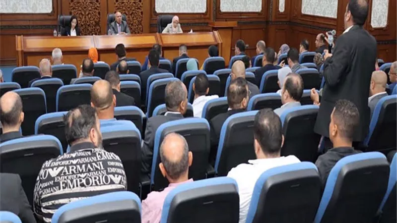 لا مشروعات صناعية علي الأراضي الزراعية أو داخل الكتل السكنية
