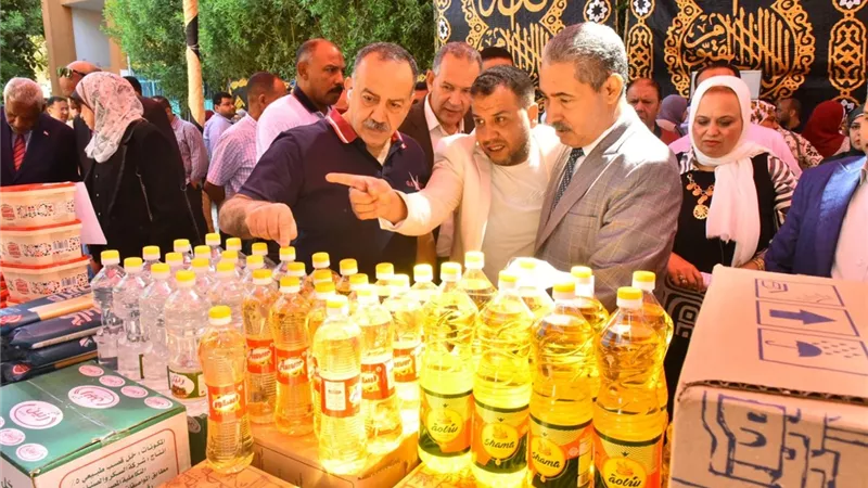 محافظ أسيوط يفتتح معرض 