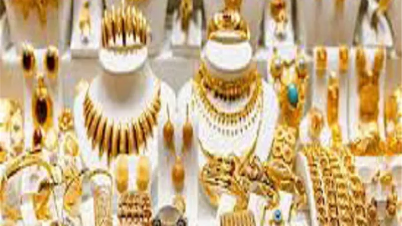تراجع سوق الذهب بنسبة 2.2% في أسبوع مع هبوط الدولار محلياً