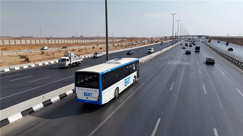 النقل تحذر السائقين من استخدام الحارة المخصصة للاتوبيس الترددى