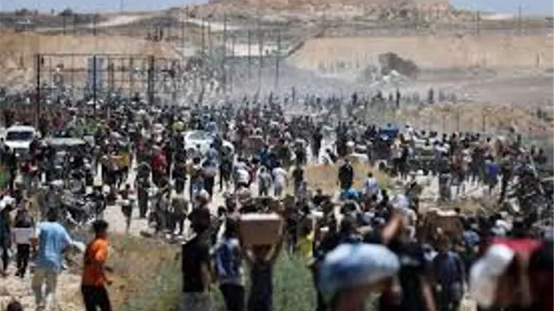 استشهاد عشرات الفلسطينيين إثر استهداف مراكز توزيع المساعدات بغزة