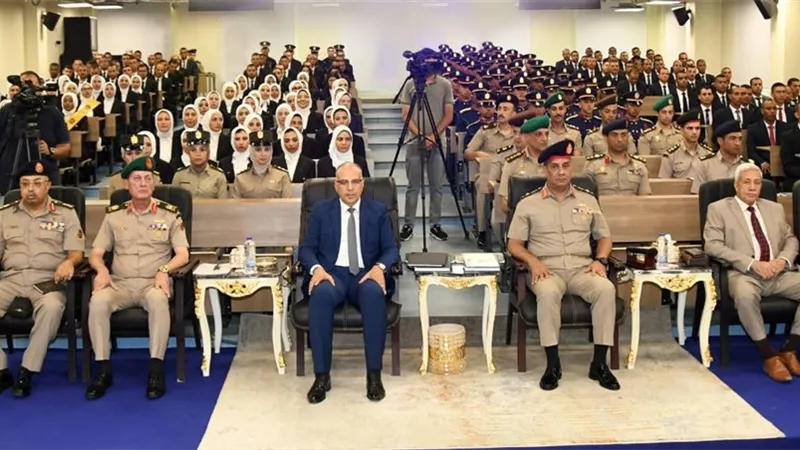 الأكاديمية العسكرية تحتفل بتخرج دورتين تدريبيتين لمهندسى وزارة الري والمركز الوطنى لتخطيط إستخدامات أراضى الدولة