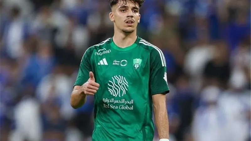 استعدادا للمونديال.. بورتو يخطف لاعب الأهلي السعودي