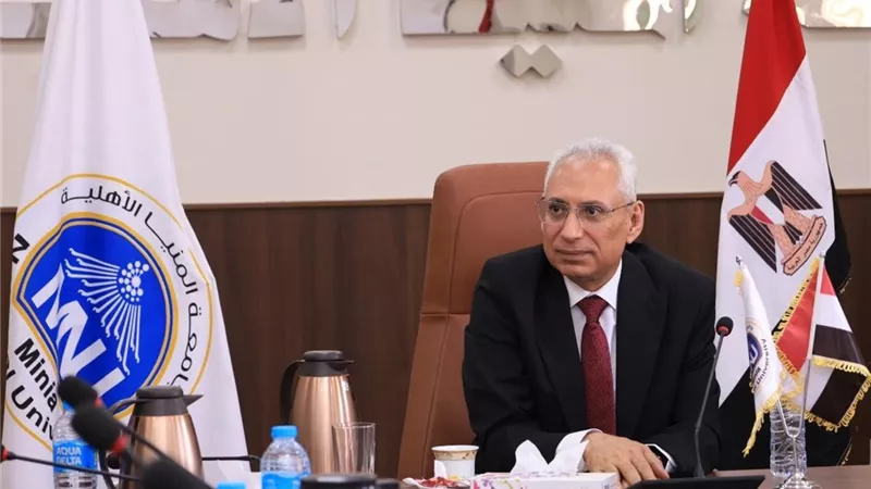د. فرحات يعلن: استكمال وافتتاح 30 معملاً بجامعة المنيا الأهلية