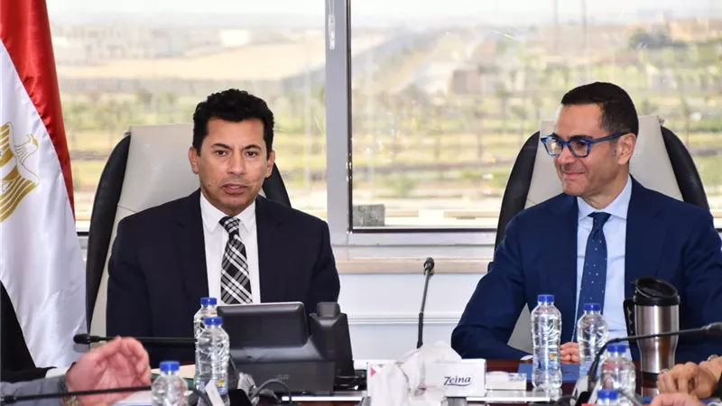 وزيرا الشباب والاستثمار يبحثا فرص الاستثمار الرياضي