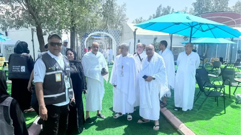 بالفيديو.. وزير السياحة والآثار يطمئن على حجاج السياحة داخل المخيمات