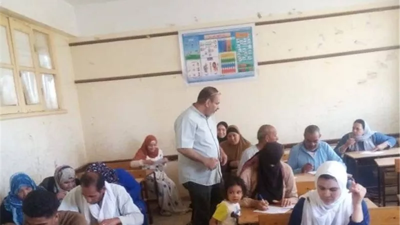تسجيل 47 فصلا ً لمحو الأمية وتعليم الكبار بمركز مطاى