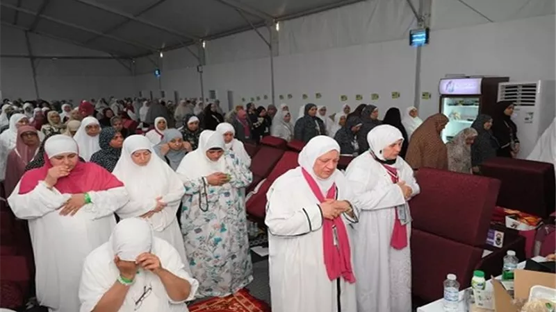 مايا مرسي تتابع حالة حجاج الجمعيات الأهلية.. وتوجه بتوفير كافة الخدمات