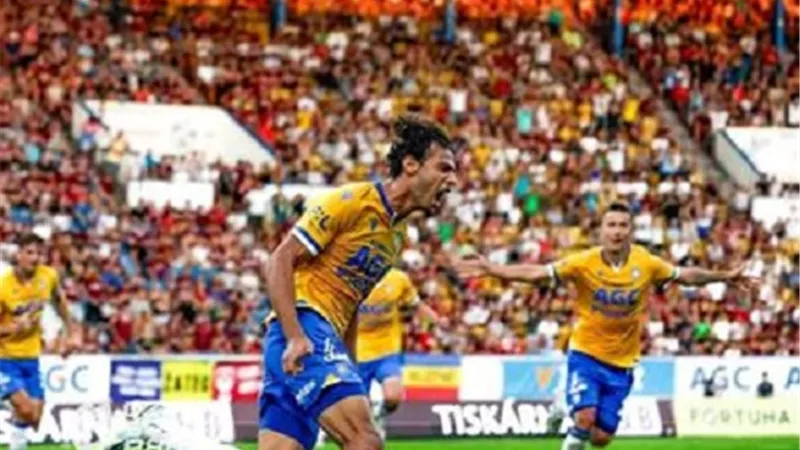 مهاجم الأهلي يكشف حقيقة المشاركة في كأس العالم للأندية