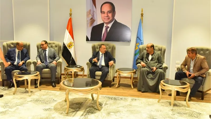 محافظ أسيوط يفتتح قاعة كبار الزوار بعد تطويرها