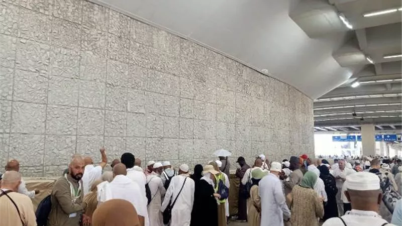 بعثة الحج السياحي : انتظام عملية رمي الجمرات واستقرار الخدمات