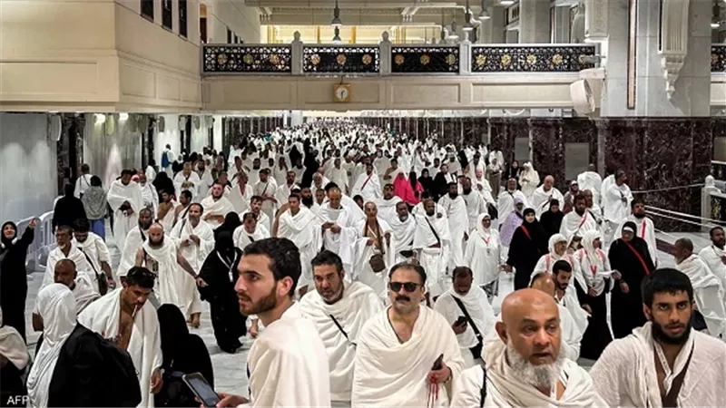 شرط الخروج من منى لمن أراد التعجل من الحجيج