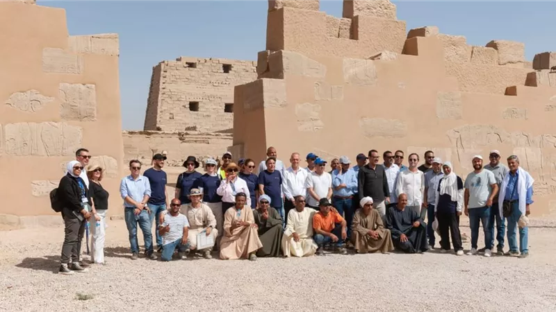 الكشف عن توابيت خشبية واوستراكات بالعساسيف بنجع أبو عصبة بالأقصر