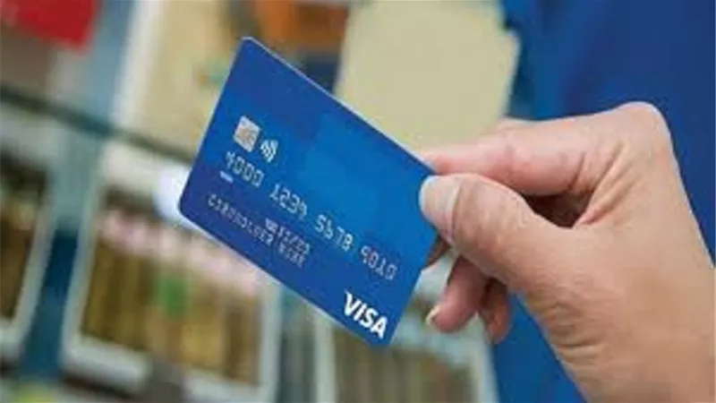 ما حكم أستخدام بطاقة المشتريات ومتى يحرم التعامل بها