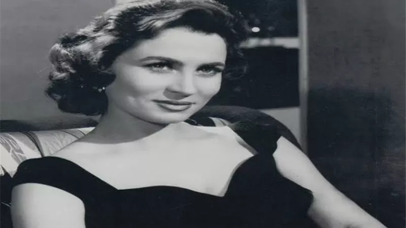زهرة العلا ..عاشت حياتها بالإسكندارية وتتلمذت على يد يوسف وهبى