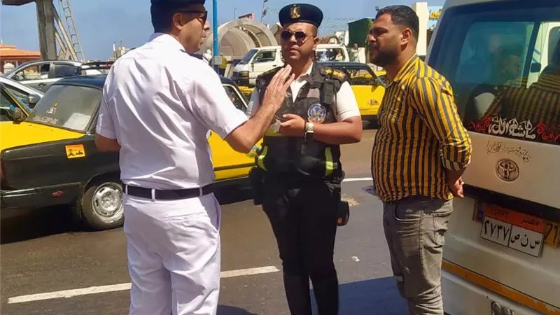 حملات لتحقيق الانضباط المروري بالإسكندرية والالتزام بتعريفةالركوب
