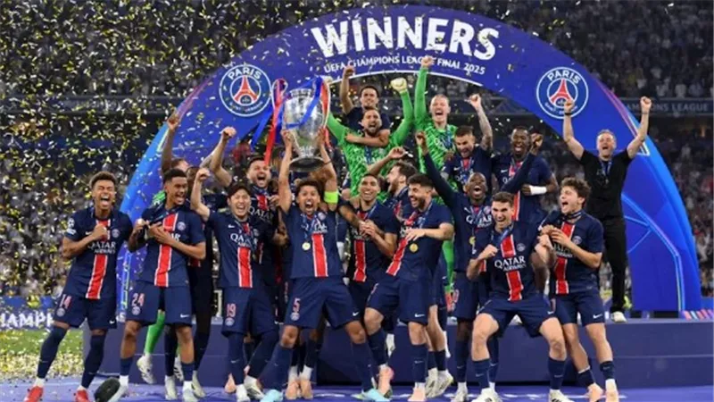 لويس إنريكي يعلن قائمة باريس سان جيرمان لكأس العالم للأندية
