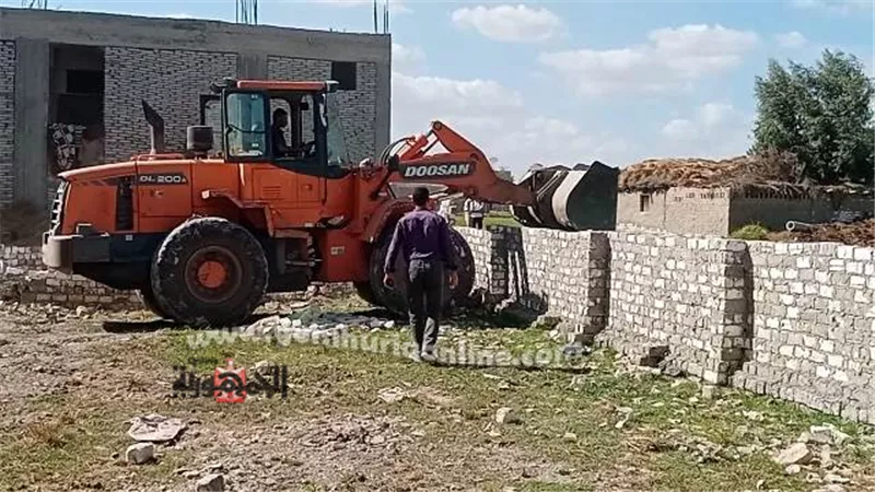 تنفيذ 9 قرارات إزالة علي مساحة 7 قيراط بكفر الشيخ