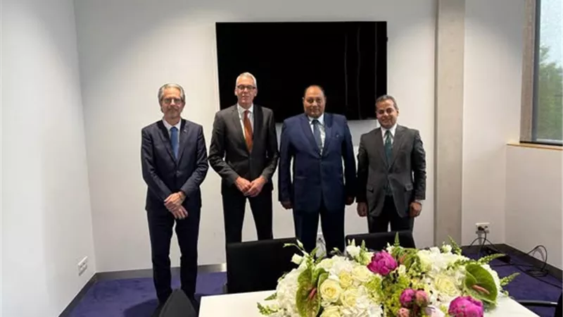 نائب وزير الزراعة يبحث مع نظيريه الهولندي والسعودي تعزيز التعاون