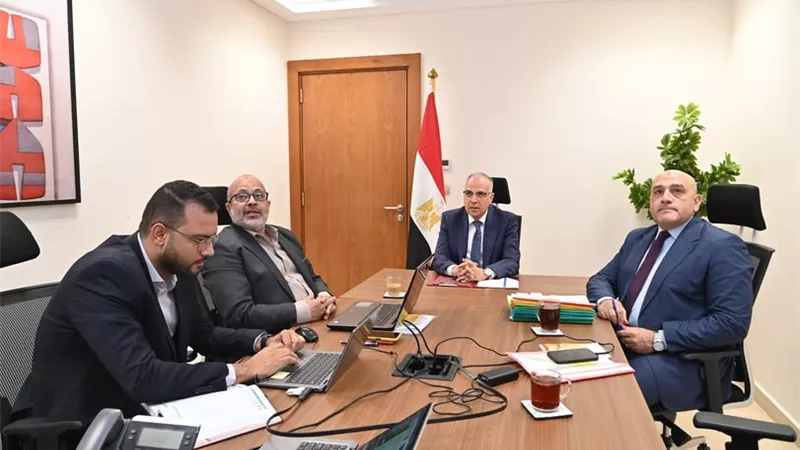 وزير الري يتابع أعمال حماية الشواطئ بسواحل مصر الشمالية
