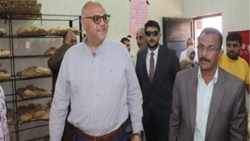 محافظ القليوبية يفتتح مخبزاً نصف آلياً جديداً بالخانكة